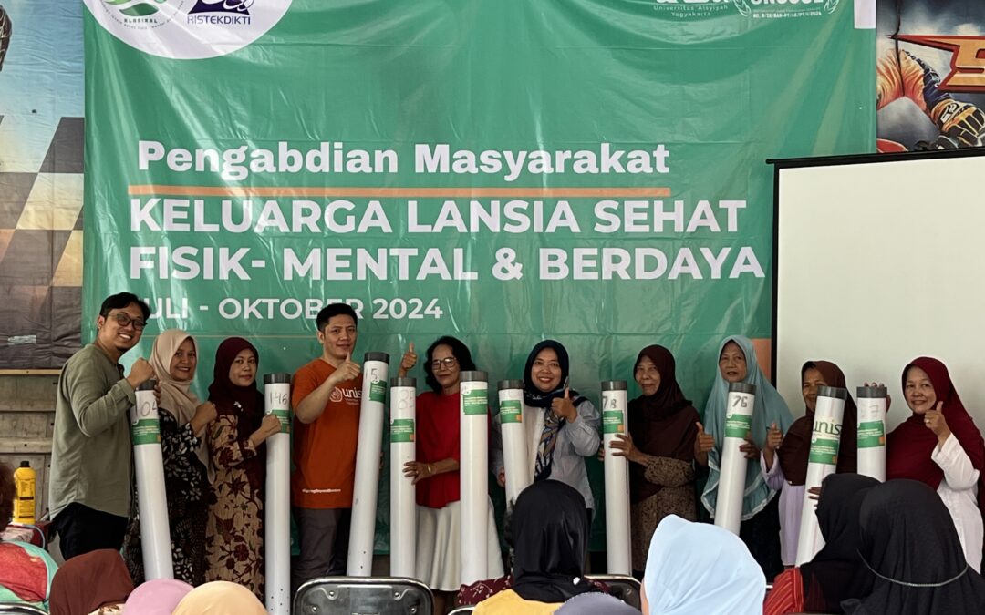 Dosen Ilmu Komunikasi UNISA Yogya Gelar Program Inovatif: Lansia Bantul Diajak Kelola Sampah Organik Jadi Kompos!