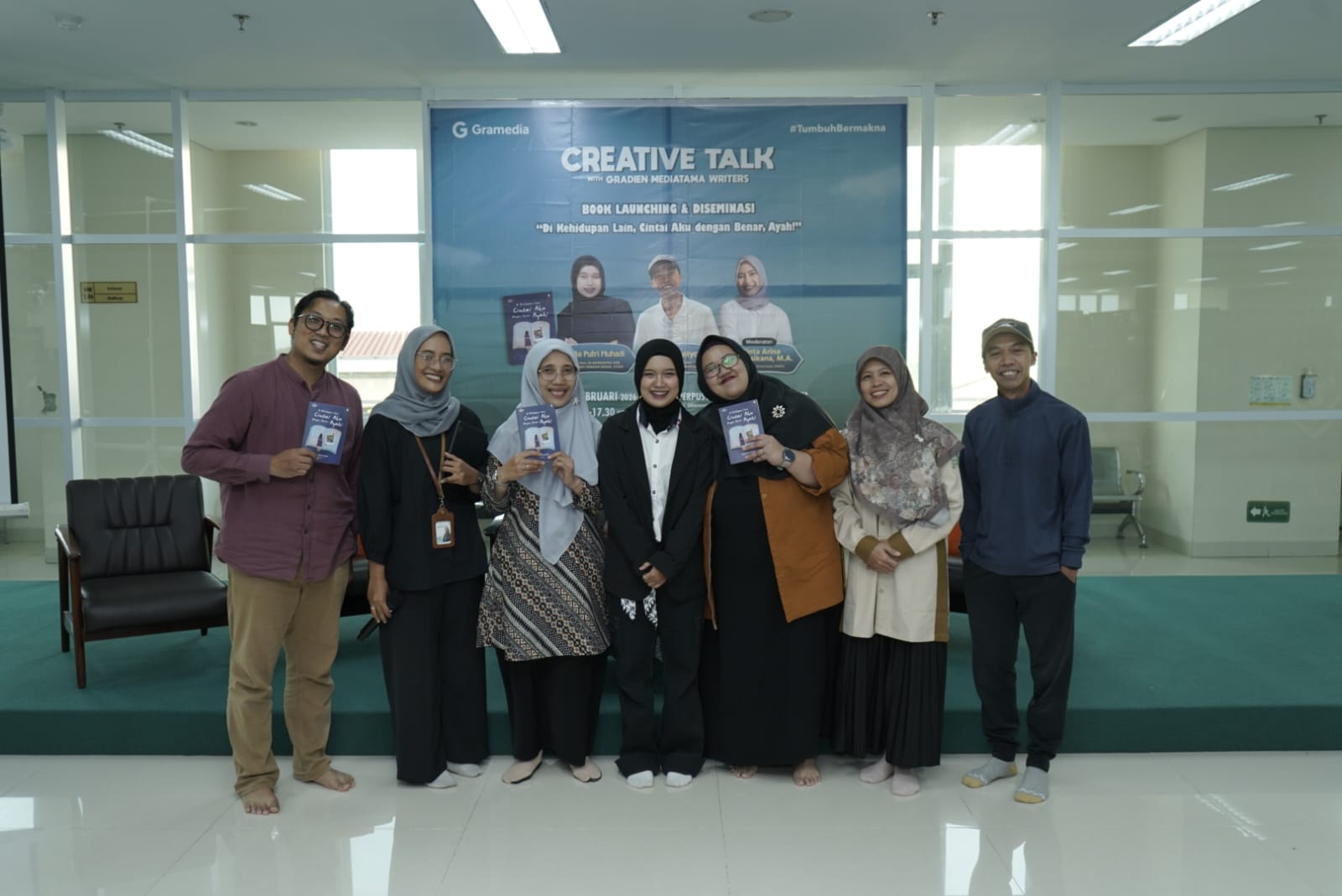 Creative Talk, Book Launching & Diseminasi Di Kehidupan Lain, Cintai Aku dengan Benar, Ayah!, yang digelar di Perpustakaan Unisa Yogyakarta, Rabu (25/2/2026).